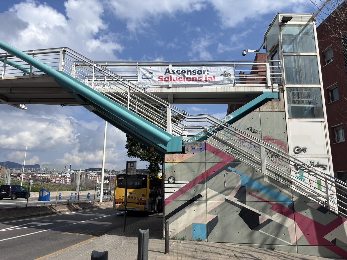 🔴Les entitats de Dalt de la Vila i Bufalà exigeixen una solució definitiva a l’ascensor del pont del Xiclet #Badalona eltotbadalona.cat/les-entitats-d…
