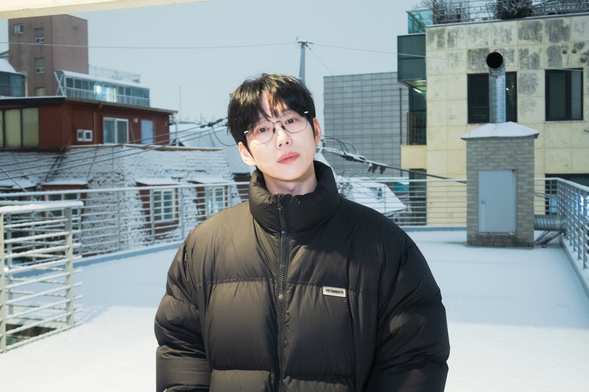 ihverca's tweet photo. 눈 오는 날 사진들 너무 좋아서 사진이랑 눈을 못 마주치겟음ㅠ https://t.co/3yfg1enlru