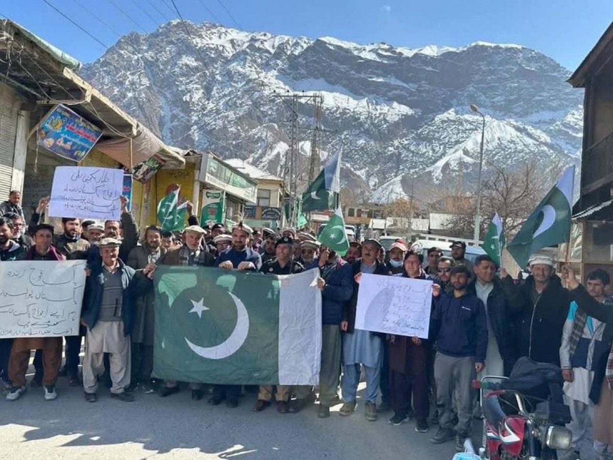 blusbling's tweet photo. دہشتگردی کے خلاف جنگ صرف ہتھیاروں سے نہیں بلکہ قومی اتحاد، باہمی اعتماد اور یکجہتی سے جیتی جاتی ہے۔ جب پوری قوم اپنی بہادر افواج کے ساتھ ایک صف میں کھڑی ہو تو کوئی سازش کامیاب نہیں ہو سکتی۔
#NationWithPakArmy https://t.co/YItA6L3XZS
