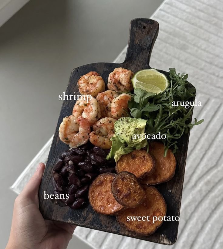 ceelune_'s tweet photo. eating clean &amp; healthy is an act of self love https://t.co/T1T0RRbLOz