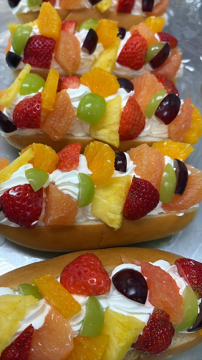 mindhoriedeli's tweet photo. フルーツコッペ！380円
ひしもちぷりん！420円 https://t.co/IeYCUdfLEQ