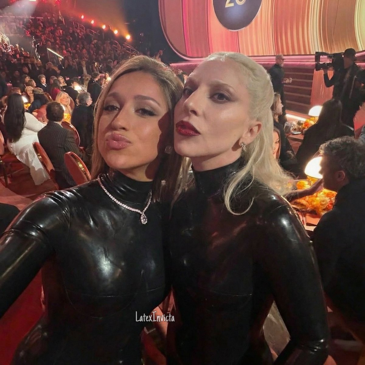 Latex Invicta tweet media