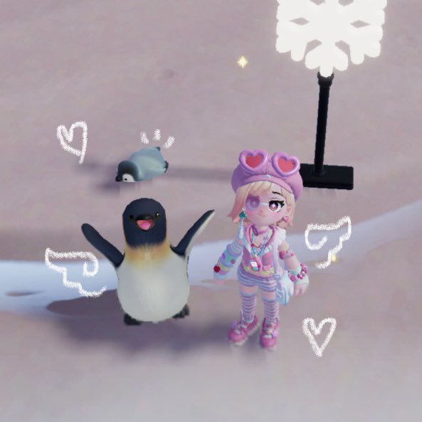 odatde's tweet image. in the middle of taking pictures with mama penguin, she spread her flippers as if she’s saying hi to the camera excitedly! look at the baby penguin flopped on her belly at the back too 🥺 both of them are my favorite penguin things 💗🐧

#Heartopia #SEAServer