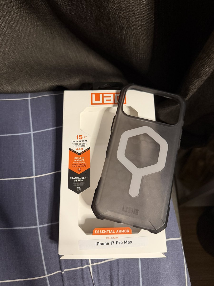_jzmtc's tweet photo. UAG ESSENTIAL ARMOR iPhone 17 Pro Max Case
Original 💯
Like new 
Used few times only
Php 1,490
(Photos and video posted)
📍Bulacan - FREE SHIPPING to your location. https://t.co/CStKnMuc2p
