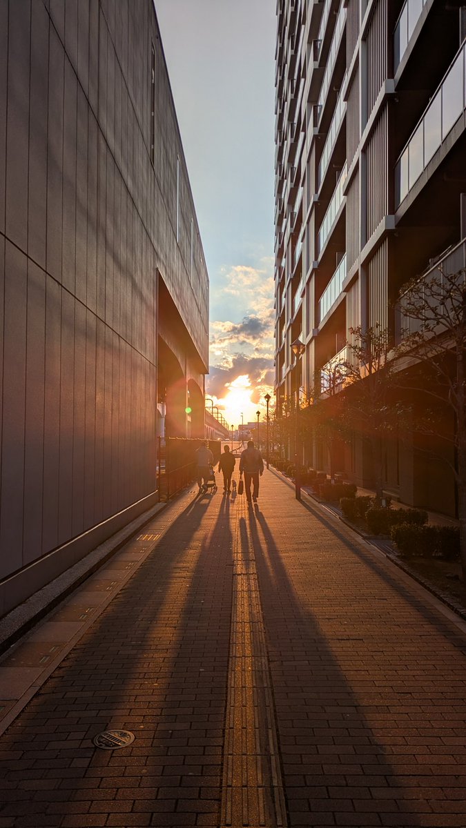 Re_Aloha_Kazuma's tweet image. ~MoonNotesの軌跡~
インスタでMoonNotes専用のストーリーズが100件に達してた😂
Part2がスタートした🌝🚀✨
約二年分😁懐かしなぁ〜😌✨
@moonnotes_unit
#MoonNotes
#どんだけ好っきゃねん
#MoonNotesと共に歩いた時間
⬇インスタMoonNotesストーリーズ⬇
instagram.com/s/aGlnaGxpZ2h0…