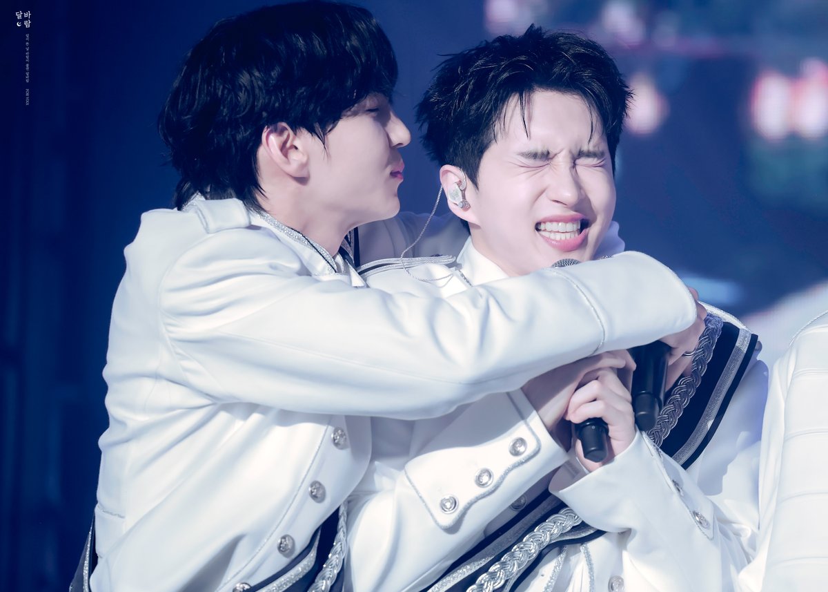 tsukinokaze_'s tweet photo. 260221
2026 VIXX FAN CONCERT ‘Case No. VIXX’

태구니형한테 사랑 독차지 중 ><

#VIXX #빅스 
#LEO #정택운 #레오 #レオ
#KEN #이재환 #켄 #ケン 
@JUNGTW_LEO
@jaehwany0406 https://t.co/CXfbIxynVN