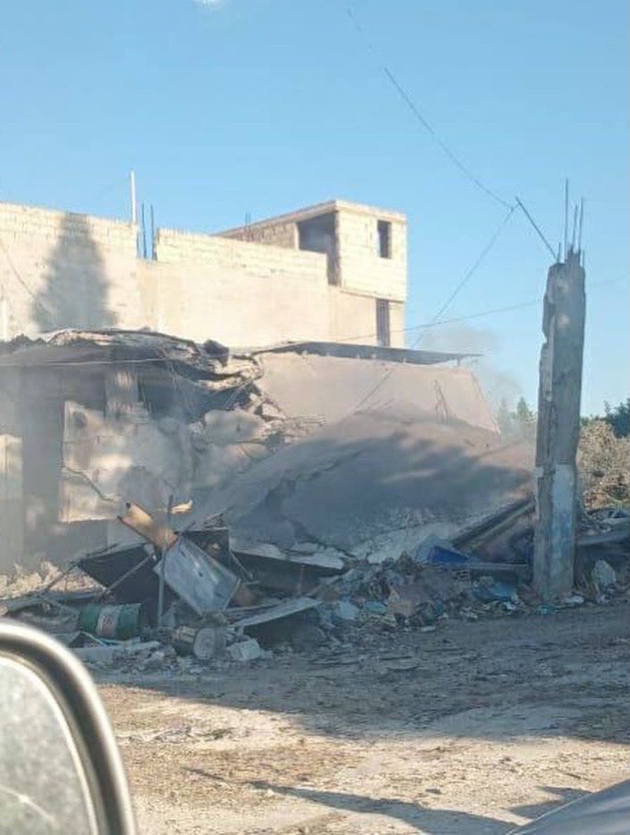 EyeonPalestine's tweet photo. Heavy Israeli air strikes target several villages and towns in the south of Lebanon. https://t.co/C8BSgPysKM