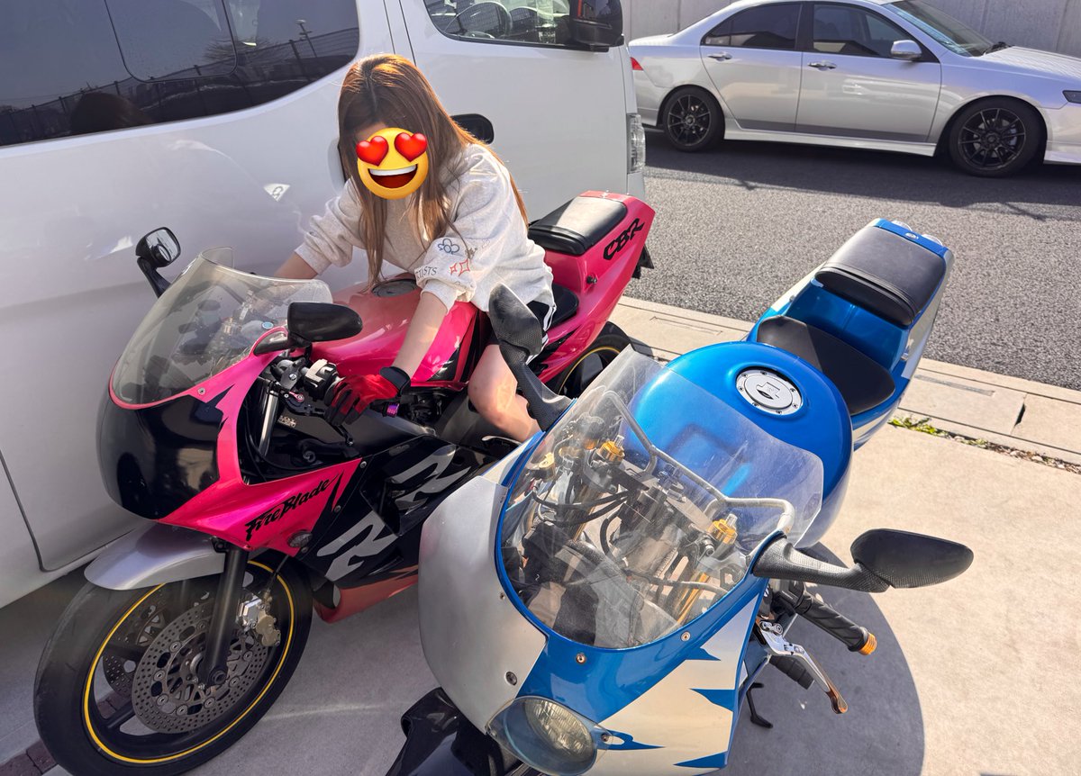 ENEOSUGI's tweet photo. 1年ぶりにバイクたちを掘り出した。
みんなカサカサになってたから今度洗ってあげよう。
Ｎチビ返さないと💦 https://t.co/FeU5aUIaNW
