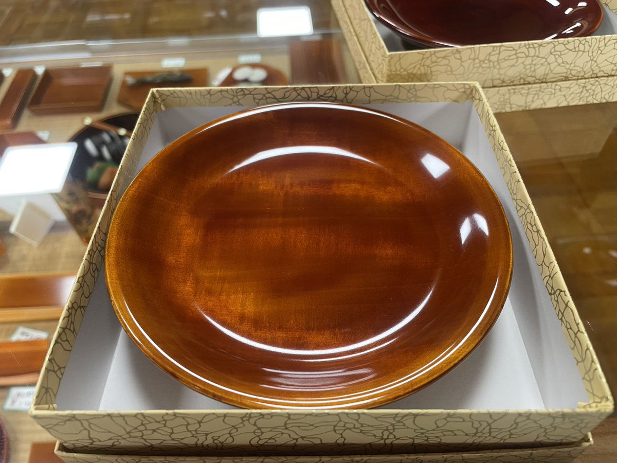 春慶塗 椿皿】 椿の木から作成したお皿です✨ 檜とはまた違う木目の美