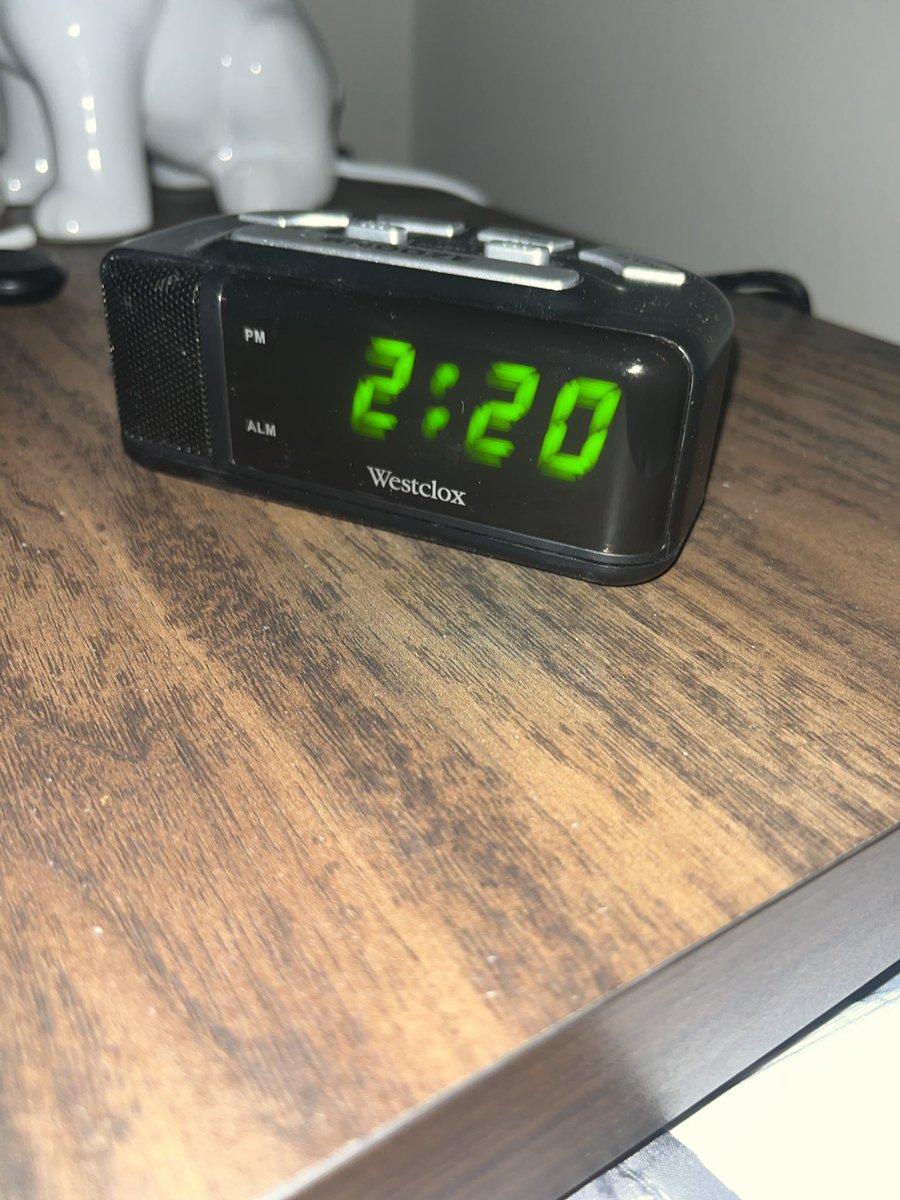 <a href="/Huntresswhodraw/">HuntressArt</a> <a href="/GrandpupOfOoo/">Bronwyn the Pup</a> i did not want my flash on, i did not turn my flash on, now my eyes hurt. fuck you apple, i blame you ❤️