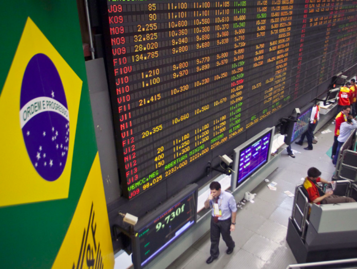 ProfitCircle_'s tweet photo. 🇧🇷 BRAZILIAN ASSETS 🇧🇷

For months, our Stocks Premium has been pointing towards Brazil Stock Market. It has now become one of the top 3 performing major assets in the world. 

It’s important that you know these fundamentals facts before INVESTING RIGHT:

1️⃣ Big money is involved.
Stanley Druckenmiller (one of the most respected investors alive) recently showed Brazil as a major holding in his official filings.
When investors like this move, it’s usually based on long-term fundamentals.

2️⃣ Brazil benefits when the US Dollar weakens.
Brazil is a commodity-heavy country (energy, metals, agriculture). When the dollar loses strength, money often flows into countries like Brazil — and their markets tend to rise. 

Mr. P already talked about Dollar Weakening in his Macro Reports.

3️⃣ Brazil has a history of strong rebounds.
Over decades, Brazil has been one of the best “mean-reversion” markets in the world. Simple meaning:
• It falls hard in bad times
• But when it turns, it tends to recover strongly and fast.

Just Like $SILVER.

4️⃣ This move was anticipated inside Premium.
We’ve been discussing this since last summer — before it showed up in headlines. Some trades linked to Brazil have already delivered very large returns!

Bottom line:
Brazil is not a short-term gamble. It’s a macro trend driven by dollar cycles, commodities, and capital flows. This is not something to ignore or “bet against” lightly. Sometimes the biggest opportunities come from places people stopped watching 🇧🇷

~From Wall Street @ P-Circle ⭕️