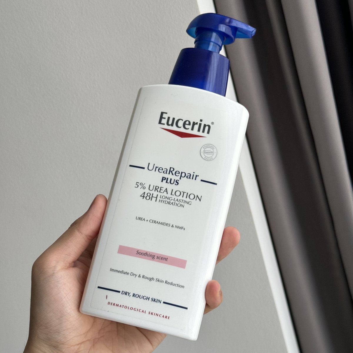 untitled_90's tweet photo. -โลชั่น urea ของ eucerin คือควรลงทุนจริง
-ผิวนุ่มแบบทันทีเลยตั้งแต่ทา ชุ่มชื้นนานมาก
-คอมโบคู่กันกับ aha คือผิวใสไว
-ถ้าผิวไม่แห้ง = ไม่หมองคล้ำเพิ่ม  

ยืนยันเลยว่าลงทุนแล้วไม่ผิดหวัง เราใช้หมดไป 2-3 ขวดแล้ว ยิ่งใช้โลชั่นที่มี urea = ผิวชุ่มชื้นนานมากๆๆ
: https://t.co/ibC45LOUx1 https://t.co/Fc0fpdU48u
