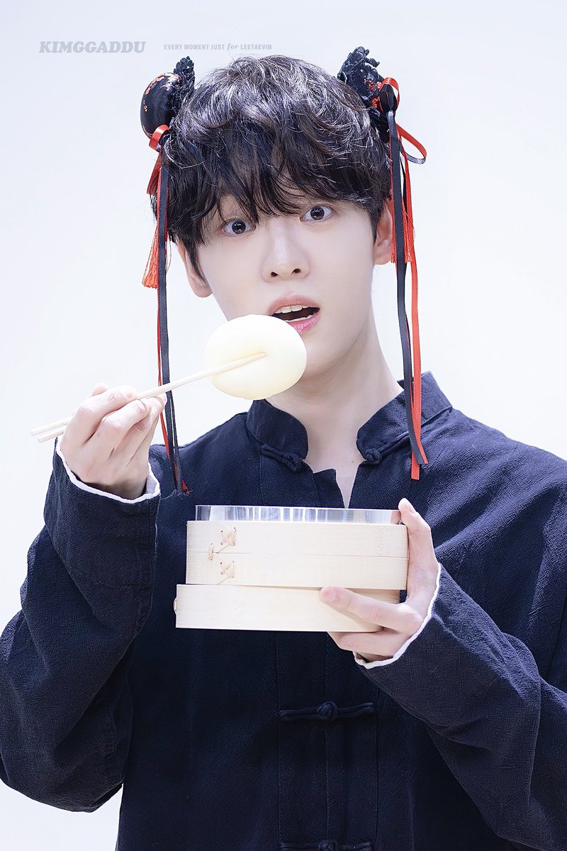 260228 시즌그리팅 팬사인회

만두먹기신청🥟

#이태빈 #LEETAEVIN