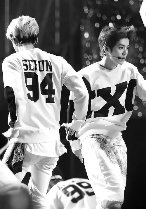 im_jcws_wife's tweet photo. #Hunhan 😭♥️ #Sehun #Luhan #EXO https://t.co/98q7AAmVtl