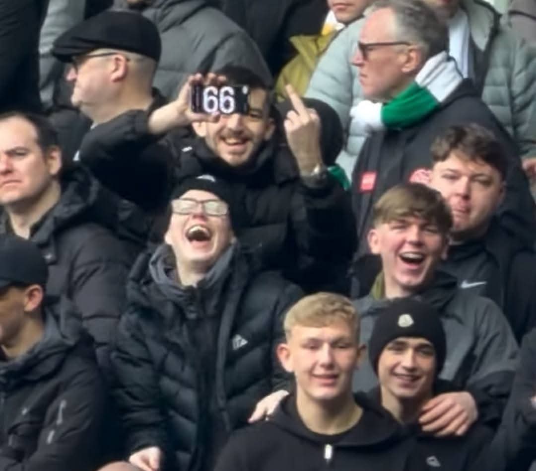 RTID_NS's tweet photo. Make him famous for the wrong reasons #Bears @RangersFC he needs delt with 

#RangersFC #Rangers #rfc #stairway13 #Ibrox https://t.co/oYqx0YyJzQ
