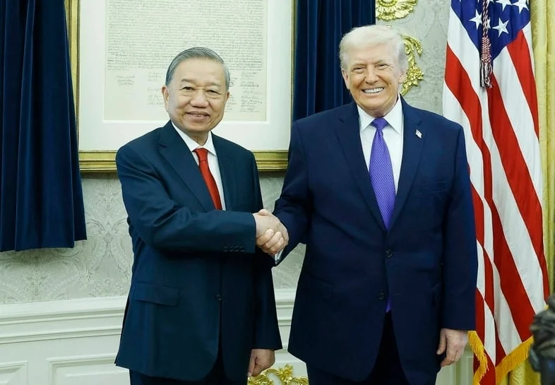 AUSAVINA2's tweet photo. On Feb 22,🇻🇳Vietnam’s Party General Secretary To Lam met 🇺🇸President Donald Trump at the White House, reaffirming stronger Vietnam–U.S. ties and expanded trade and tech cooperation.
Trump praised Vietnam’s global role, backed closer partnership, and agreed to visit Vietnam again. https://t.co/rgA4orMGNy