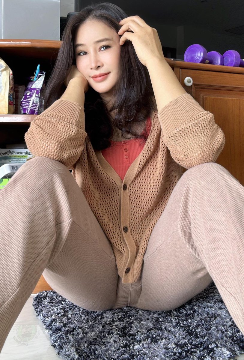 ArunyaA31474's tweet photo. รุ่นเดียวกันกับแม่เจ้า บ่รู้สิเฒ่าไปบ่ มีคนมักรุ่นแม่รุ่นป้าไหมน้อ
#โคราช  #โคราชแอบแซ่บ https://t.co/FhPe8ZlsLr