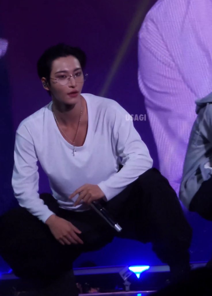 I really like outfits like this