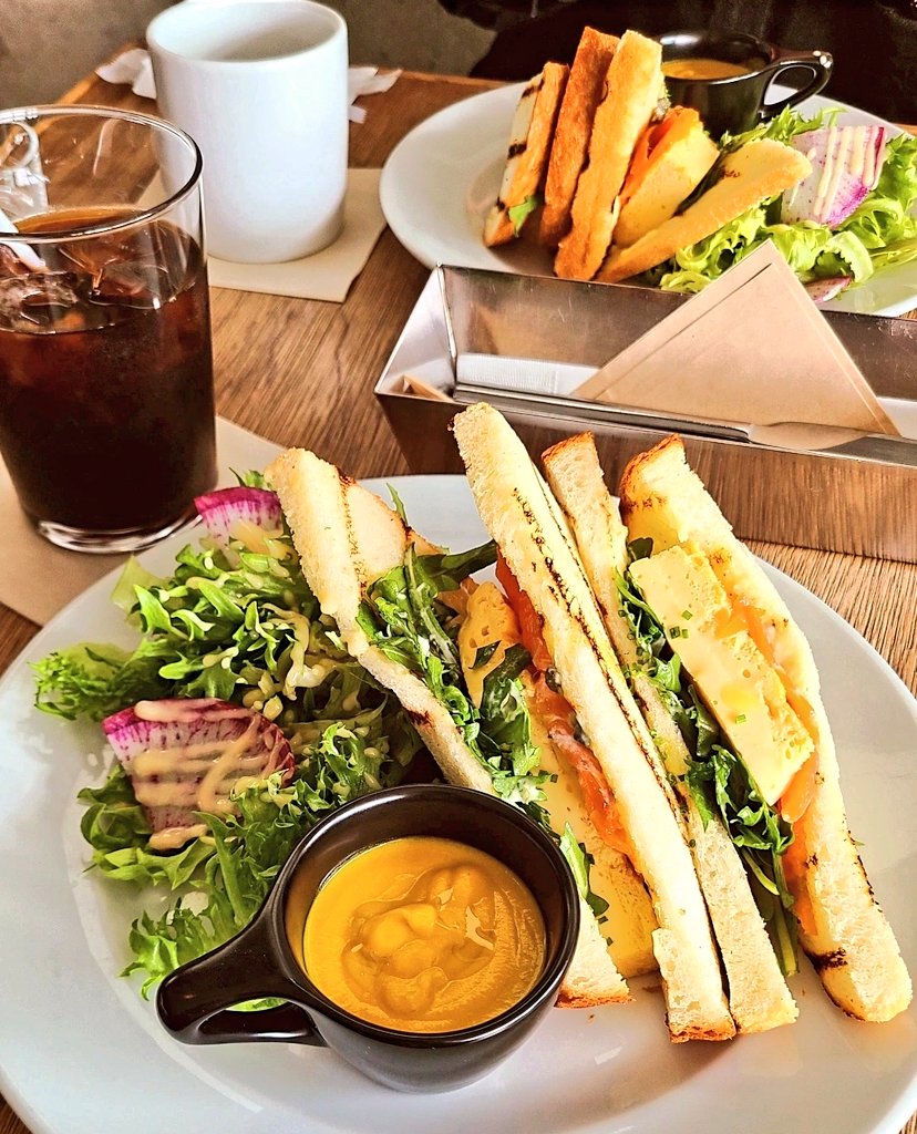 Lilly____Lilly's tweet photo. 🥪☕

OGAWA COFFEE LABORATORY

遅めlランチ　眠たい午後です https://t.co/gBXcUgRh5p