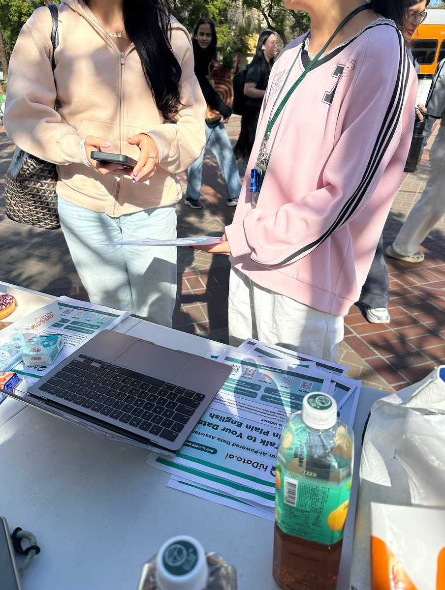Hidatassitant's tweet photo. Last week at USC, we did our first popup for https://t.co/reOawTHIpL.

One of the most fun parts of building AI products is seeing the exact moment people get it.

“Wait… this can help me with spreadsheets and make my midterm PPT?”

Yes. That’s the point. https://t.co/JB3O75bov2