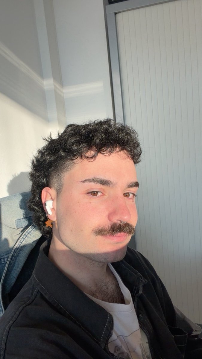 tim au thé tweet media