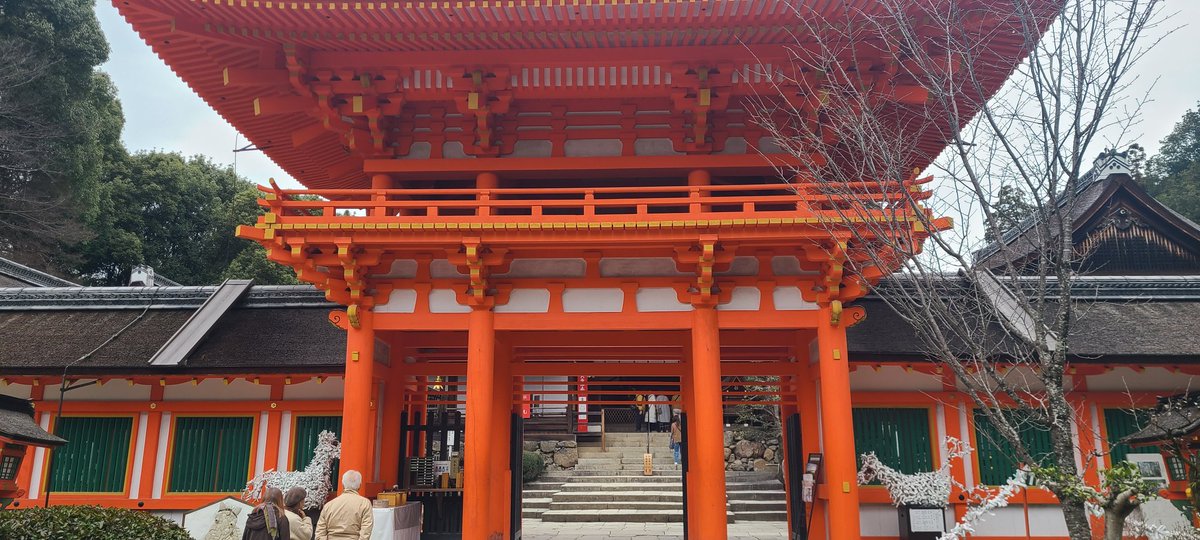 takuyaooka's tweet photo. 仕事が絶不調なので京都の上賀茂神社にお参りに行ってきました。仕事運にご利益があるということで。おみくじを引いたら珍しく大吉で、仕事の願いも縁談も思わず早くととのうと書いてありました。スッキリして、明日から頑張ろうという気持ちになりました⛩️ https://t.co/F6KSDt79fP