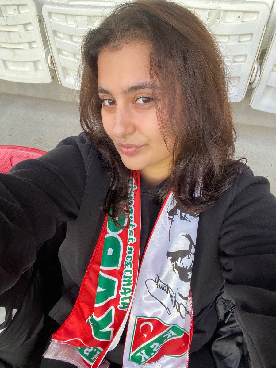 usermelissa0's tweet photo. ❤️💚 https://t.co/mPdQoGOIDq