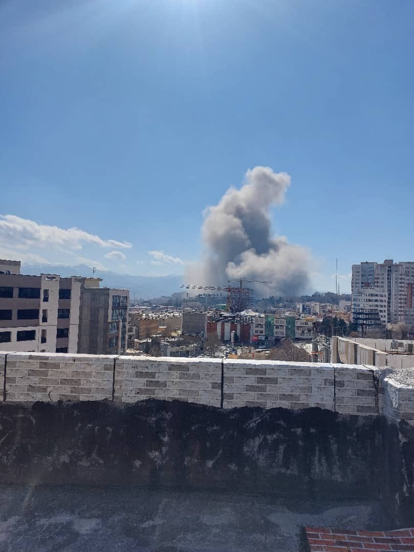 FactualCentrist's tweet photo. Just now: Sanadaj, Iran, IRIB and IRGC base in northern Sanandaj were obliterated! https://t.co/KDFLZGw3Sd