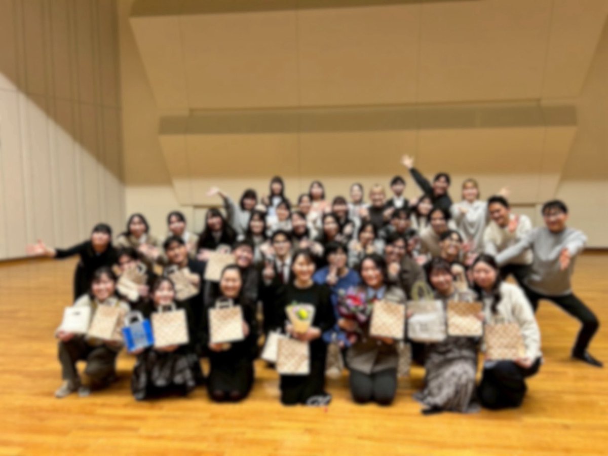 gakushuin_c's tweet photo. 【終演報告🌸】
昨日、学習院輔仁会音楽部第53回卒業演奏会は終演いたしました。
後輩たち、賛助さま、スタッフの皆さまのお力添えをいただきながら、当日はたくさんのお客様方に大きな拍手をいただけたことをとても嬉しく思い���す🥰
今後も学習院輔仁会音楽部合唱団をよろしくお願いいたします。 https://t.co/JQxHXReom7