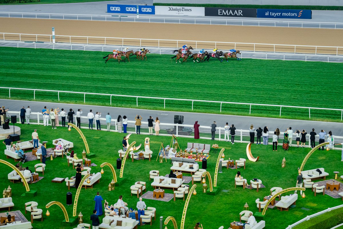 RacingDubai's tweet image. #SuperSaturday - behind the scenes 📸

@emirates