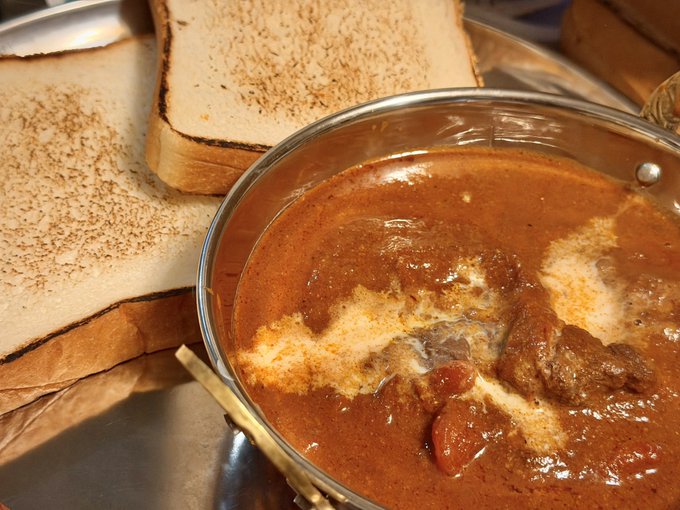 黒毛和牛のほろほろ牛すじトマト煮込み
スパイスカレーしました!
めっちゃうまい出汁でとる 