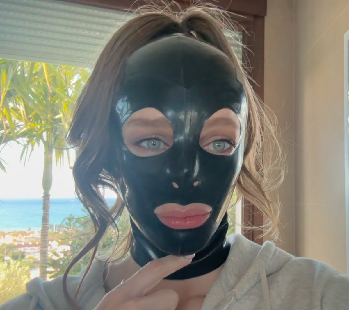 Thinking about how to get invited to hang out with the gay rubber boys 👽