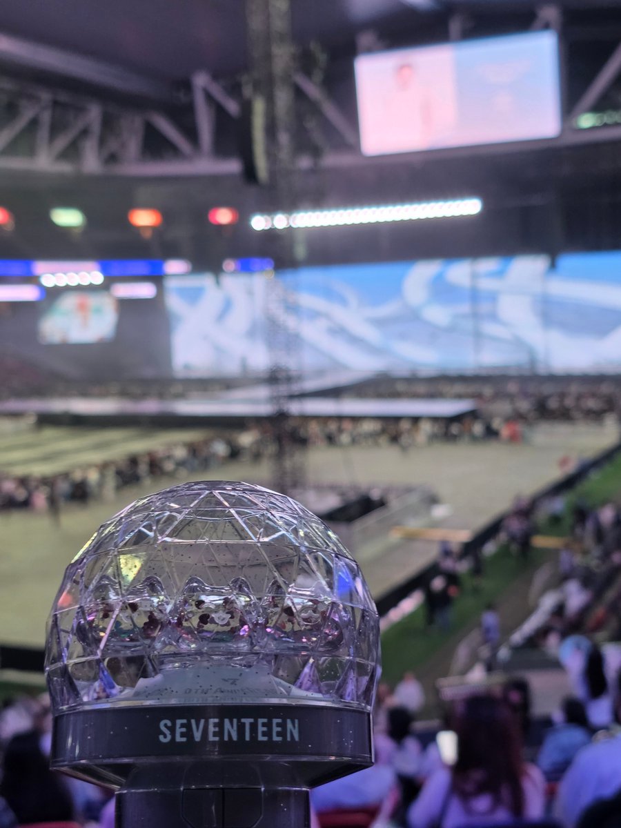 svt_ponjun's tweet photo. SEVENTEEN NEW_香港公演、何度も感動で泣きそうになり、歓声熱気盛り上がりが凄くてめちゃくちゃ楽しかった‼️‼️
ジュンピのテンション高い中国語も沢山浴びれて2日間とも幸せすぎた💞
みんなビジュやばすぎ！！！
幸せな時間を過ごせた！
ありがとうセブチ🩷 https://t.co/4UJXWFGw80