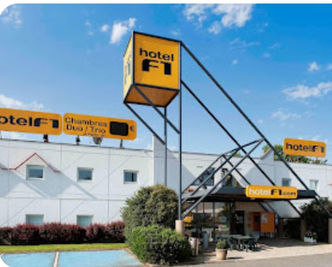 France61224153's tweet image. Cet été, pas de route des hôtels :
 je prends la piste d’un circuit de Formule 1. 
#Gag