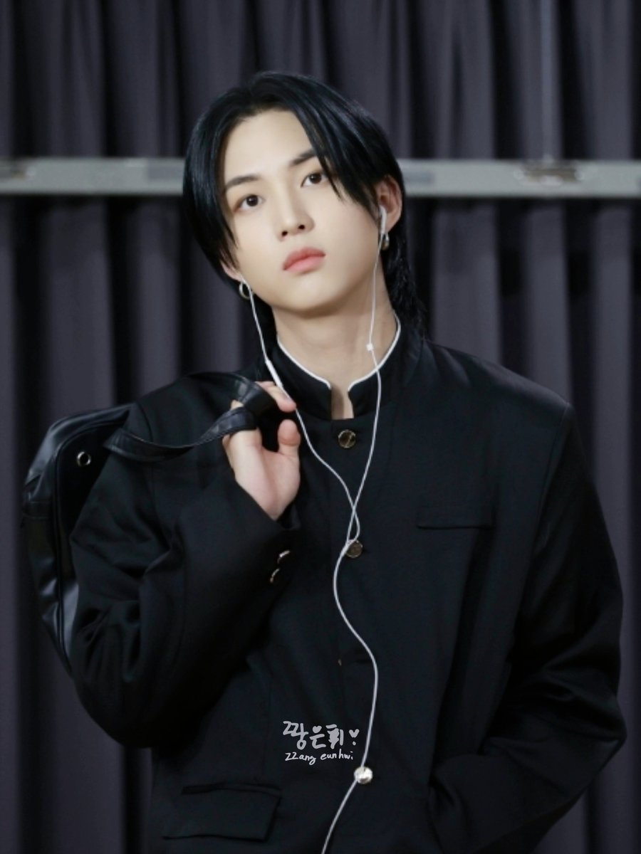zzangeunhwi's tweet photo. 260302 퍼스트뮤직

가쿠란🩹

#은휘 #휘봐휘봐
#TNX #HWI #티엔엑스 https://t.co/lgjkuYzaCg
