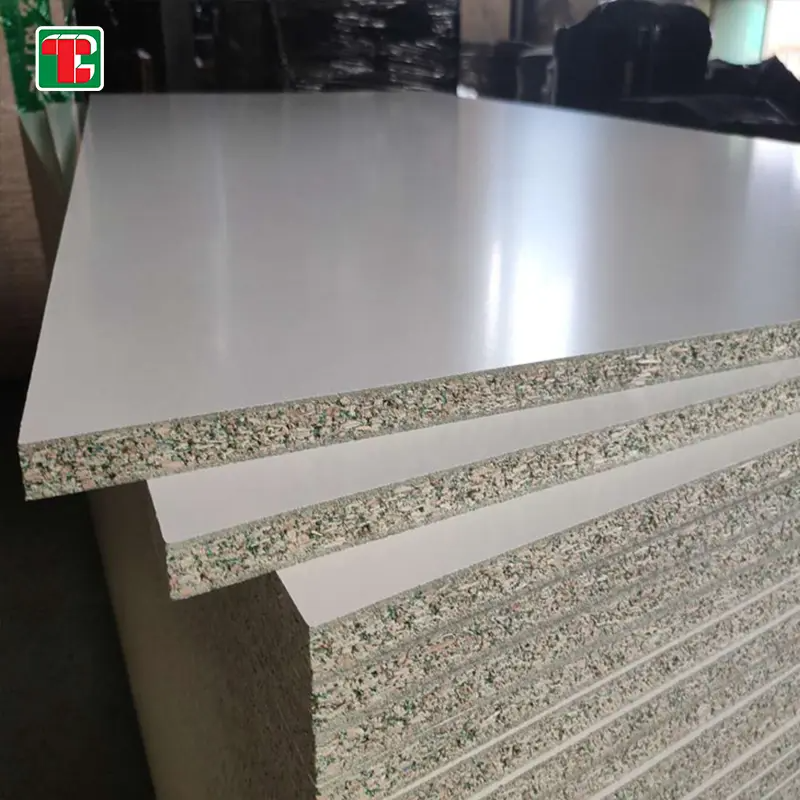 tlwaysfang2025's tweet image. Melamine HMR Chipboard combines durability, clean finish &amp;amp; cost efficiency 🪵
Ideal for cabinets, wardrobes &amp;amp; commercial furniture production.
👉 tlplywood.com
#melamineboard #particleboard #tonglitimber