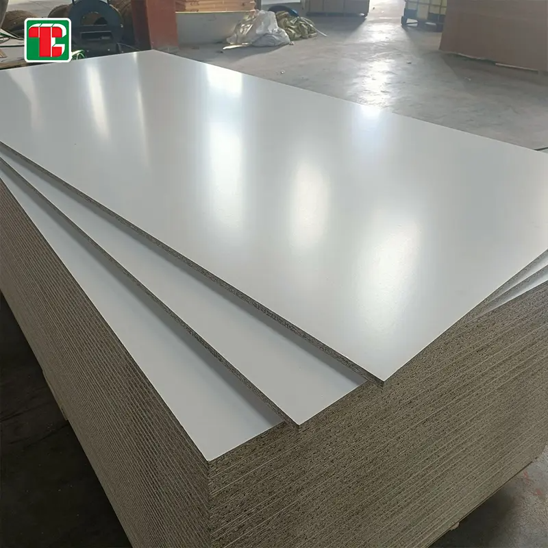 tlwaysfang2025's tweet image. Melamine HMR Chipboard combines durability, clean finish &amp;amp; cost efficiency 🪵
Ideal for cabinets, wardrobes &amp;amp; commercial furniture production.
👉 tlplywood.com
#melamineboard #particleboard #tonglitimber