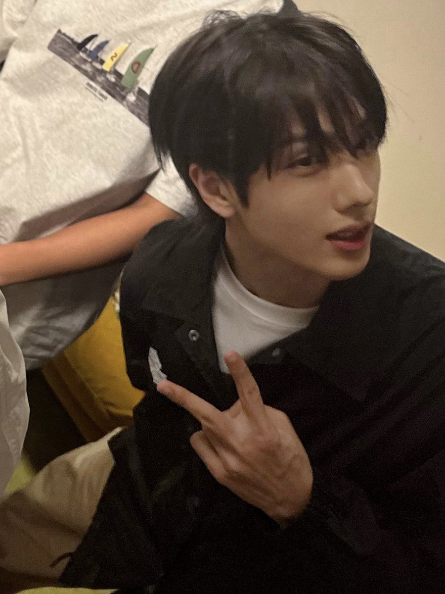 whose guitarist bf is this