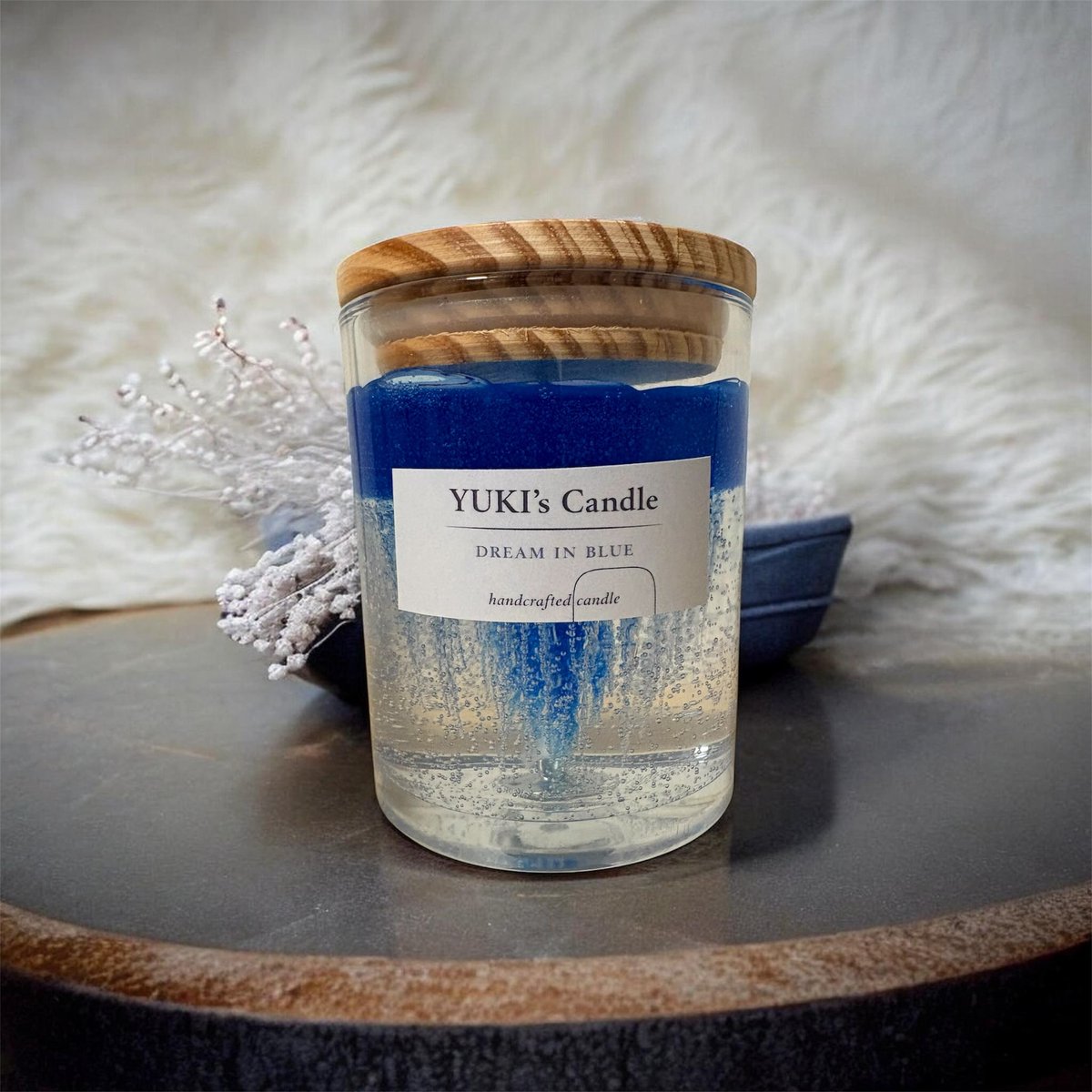 tsujimotoyuuki's tweet image. 見た瞬間、息をのむ青。

【しずみゆくひかり】
深い青の奥へ、そっと沈む光。
揺れる炎が、静かな海を映します。

灯さなくても、飾るだけで美しい。

数量限定ページはこちら↓

dreaminblue.base.shop

#キャンドル #ハンドメイド #candle #辻本祐樹