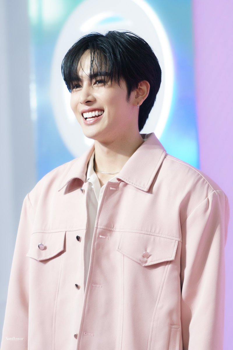 260301 - บางคนยิ้มกว้างเป็นพิเศษ 😊

SANTA SHINIEST WITH LOREAL

#LOrealGlycolicXSanta
#Santapp <a href="/Ppsanta/">Santapp</a>