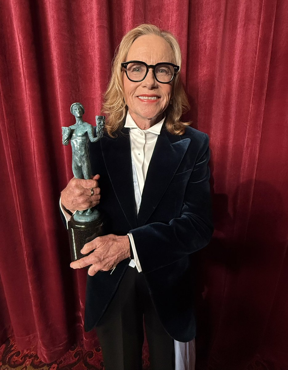Truly outstanding! The #ActorAward for Outstanding Performance by a Female Actor in a Supporting Role goes to Amy Madigan for ‘Weapons!’