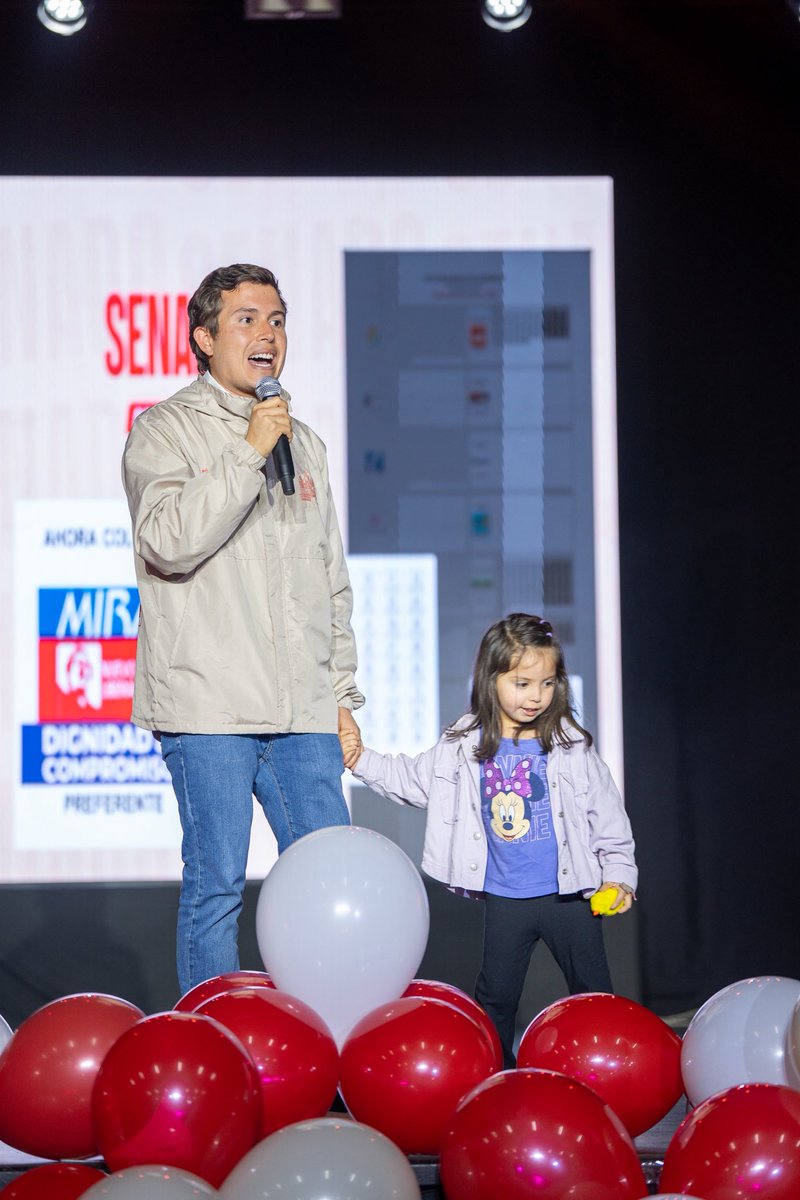 JDCastellanosO's tweet photo. 🥹Usaquén habló claro: #Bogotá quiere congresistas que trabajen, no que hagan show. 

💪🏻Hoy con @GloriaDiazM se sintió la fuerza de una ciudadanía que está cansada del Congreso del espectáculo y que se encuentra lista para defender la ciudad con carácter, datos y resultados.

Esto es organización. Defender a Bogotá es defender a Colombia 🇨🇴 Sanar para avanzar🧠

🗳️Al Senado🗳️Coalición Ahora Colombia 🇨🇴 @PartidoMIRA @NvLiberalismo @dignidadycomp y el número 4️⃣

🗳️A la Cámara de Representantes🗳️ @NvLiberalismo y el 1️⃣0️⃣4️⃣