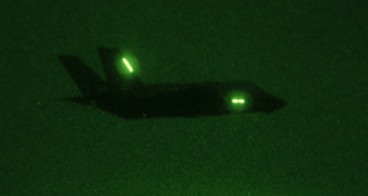 تحليق جوي امريكي مكثف في سماء العراق

#Iran #IranWar