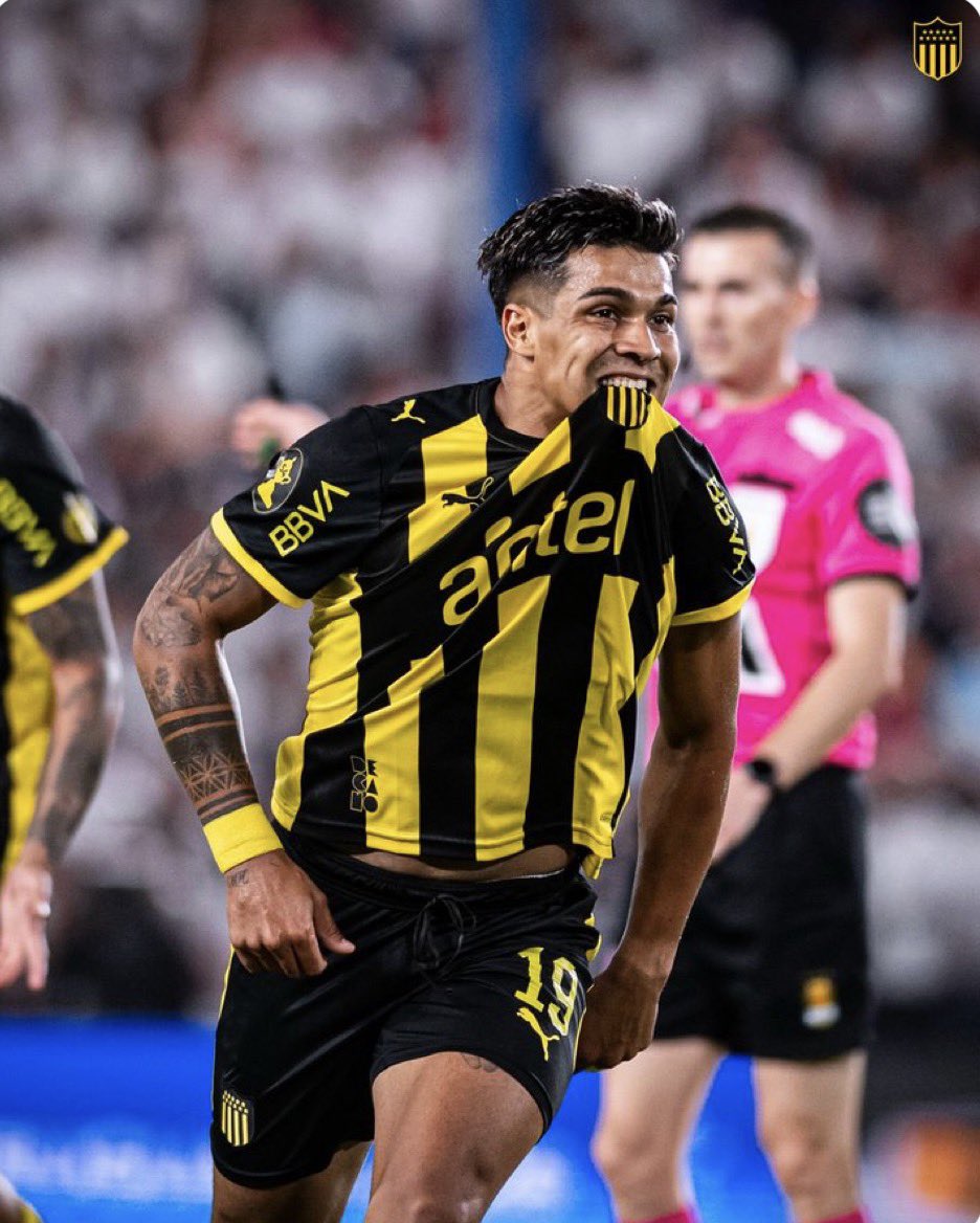 Hola Bielsa !! como anda??? #FIFAWorldCup2026 <a href="/matiiarezoo9/">Matias Arezo</a> #Peñarol <a href="/OficialCAP/">PEÑAROL</a> <a href="/AUFOficial/">AUF</a>