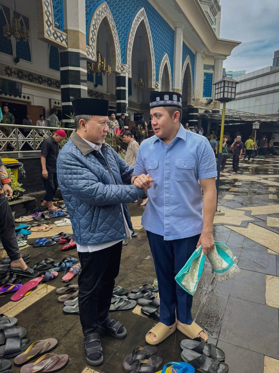 Liat kakinya jadi curiga, buna ini ikut kelas balet 😂