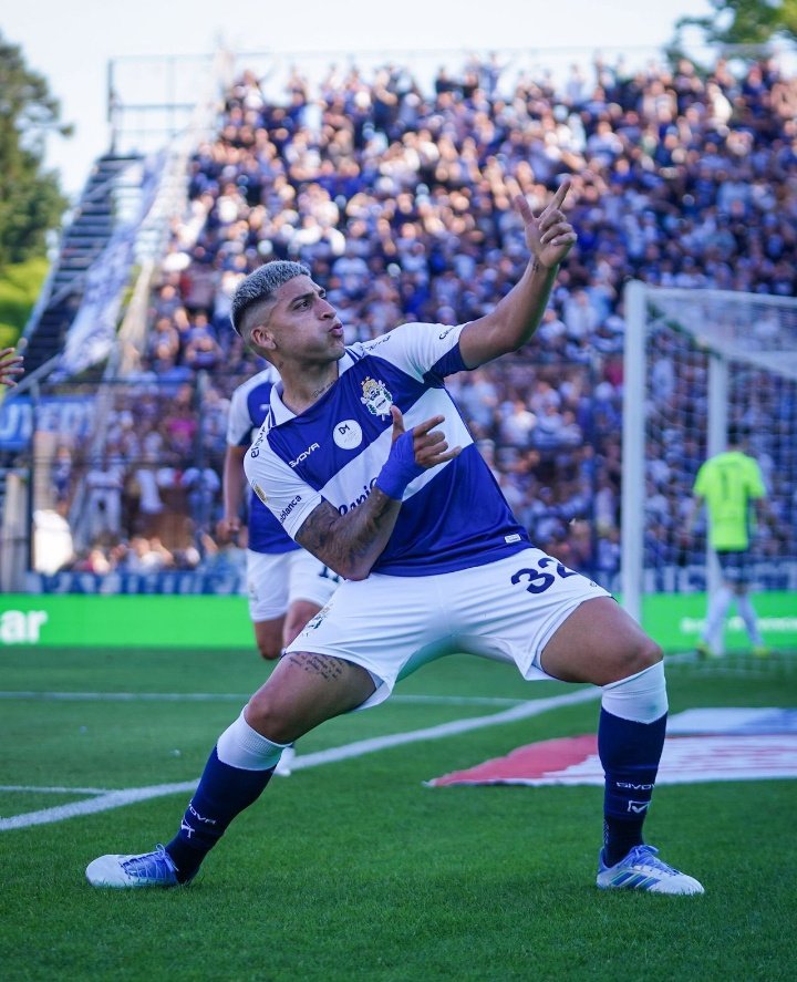 Al chelo dásela redonda en el área, que para los cracks siempre hay un tiempo más