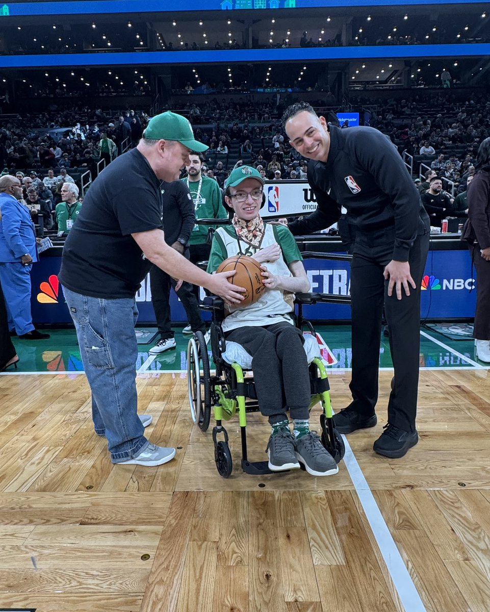 Amica's tweet image. We were so thrilled to host Ronan, a @MakeAWishMassRI recipient, and his family at a Boston @Celtics game! Our VIP experience provided them with custom jerseys, courtside seats and a meet-up with @jaytatum0! #BeyondThePatch