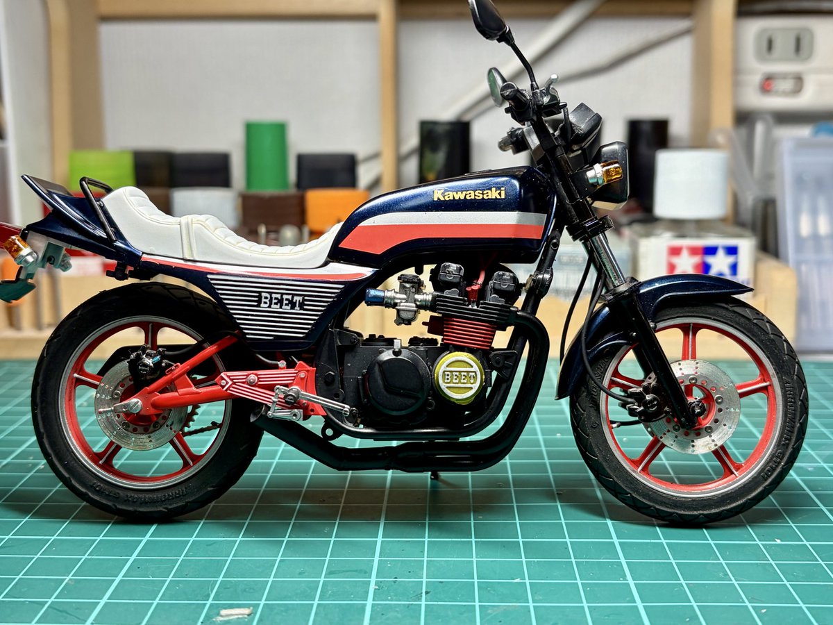 昼あげ〜✨️ バイクプラモは、なんと言うか、1キットで完成の喜びが