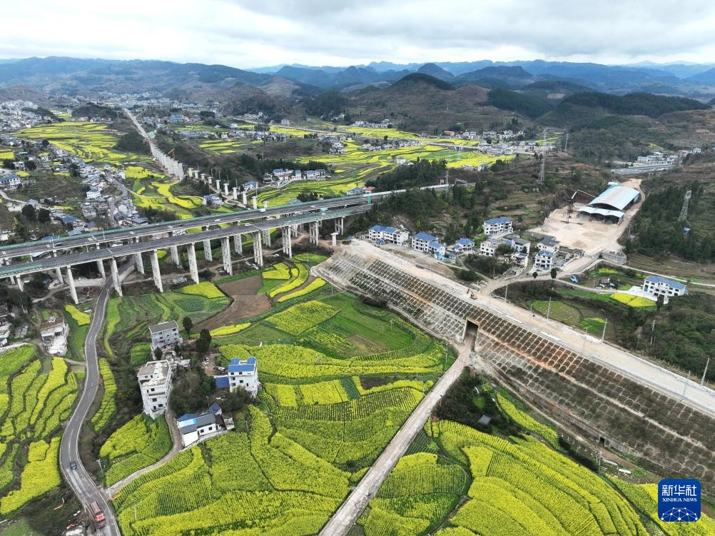 sxxww518's tweet image. 瓮马铁路甲子田特大桥主体工程已完工
The main structure of Jiazi Tian Grand Bridge on Wengma Railway is completed. #Completion