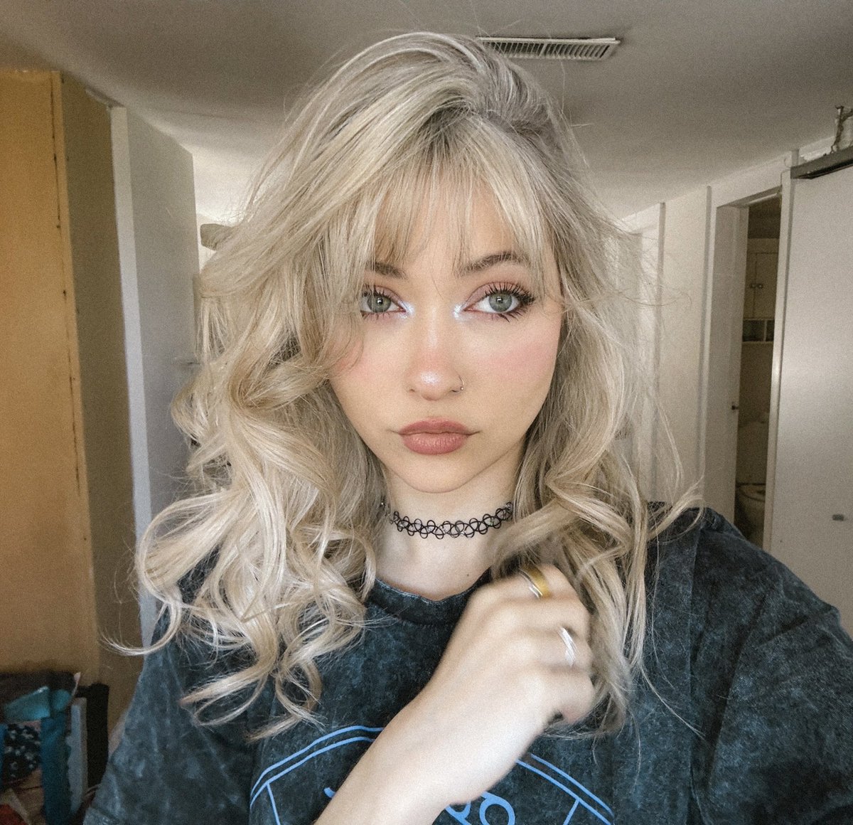 DaiseyJoy's tweet photo. side part comeback https://t.co/xmzaXB0YfE